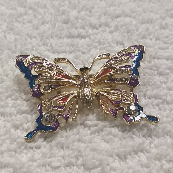 Pastel Collection Butterfly Pendant Gold - Picture 3 of 4